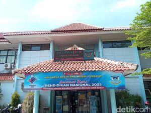 SPMB Jabar 2025 Dibuka, Orang Tua Siswa Ramai Konsultasi ke Sekolah SPMB Jabar 2025 Dibuka, Orang Tua Siswa Ramai Konsultasi ke Sekolah
