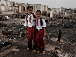 Video: Walkot Jakut Jamin Anak Korban Kebakaran Tetap Dapat Hak Pendidikan
