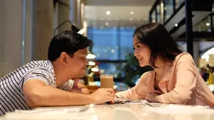 Bucin! Momen Surya Insomnia Makan Romantis Bareng Istri