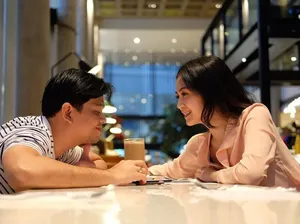 Bucin! Momen Surya Insomnia Makan Romantis Bareng Istri