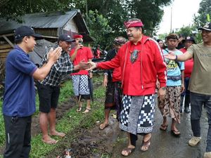 Wabup Tabanan Tinjau Langsung Proses Pembetonan Jalan Desa Antapan Wabup Tabanan Tinjau Langsung Proses Pembetonan Jalan Desa Antapan