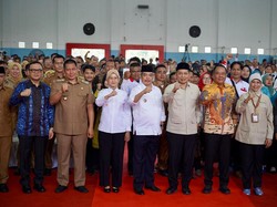 Wamenkop Ferry Beri Arahan Saat Monitoring Koperasi Desa Merah Putih di Lahat