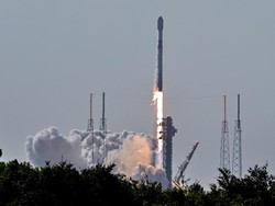 SpaceX Terlalu Perkasa, Trump Gagal Kasih Pelajaran ke Elon Musk