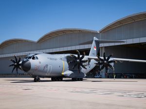 Pesawat A400M Pertama TNI AU Keluar dari Hanggar di Seville Pesawat A400M Pertama TNI AU Keluar dari Hanggar di Seville