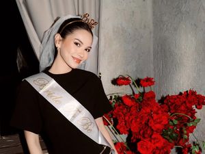 7 Foto Kejutan Bridal Shower Alyssa Daguise, Tampil Simpel nan Stylish 7 Foto Kejutan Bridal Shower Alyssa Daguise, Tampil Simpel nan Stylish