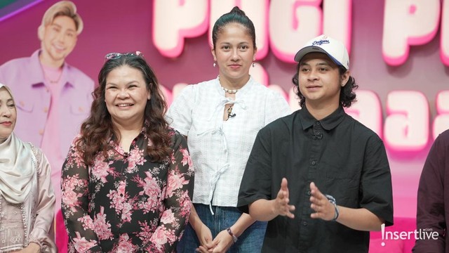 Gosip Terkini Selebriti Insertlive : Komentar Ibunda Bastian Steel soal Hubungan Sang Putra dengan Sitha Marino