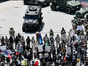 Los Angeles Rusuh, Trump Sebut Pendemo Musuh Asing