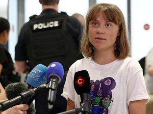 Suara Lantang Greta Thunberg Meski Dijegal Israel Masuk Gaza Suara Lantang Greta Thunberg Meski Dijegal Israel Masuk Gaza