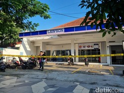 46 Lahan Parkir Minimarket di Surabaya Disegel karena Tak Ada Jukir Resmi