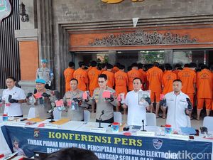 38 Orang Sindikat Love Scam Ditangkap di Bali, Pengendalinya di Kamboja 38 Orang Sindikat Love Scam Ditangkap di Bali, Pengendalinya di Kamboja