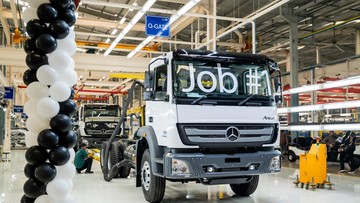 Pabrik Daimler Resmi Beroperasi di Cikarang, Produksi Sasis Truk dan Bus Mercy