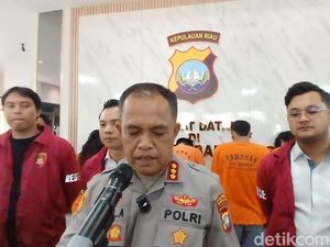 Pasutri Rampok Ngaku Polisi Ditangkap di Batam, 3 Pelaku Lain Buron Pasutri Rampok Ngaku Polisi Ditangkap di Batam, 3 Pelaku Lain Buron