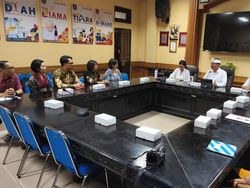 Gelombang PHK Puluhan Karyawan Coca Cola di Bali