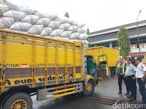 Truk Obesitas Diawasi Ketat di Cirebon, Pikap Muatan Gemuk Disetop