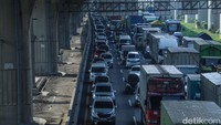 Titik-titik Kepadatan Lalu Lintas Tol Arah Jakarta Pagi Ini