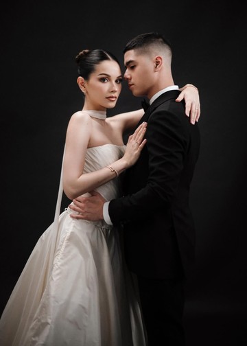 8 Foto Prewedding Alyssa Daguise &amp; Al Ghazali, Elegan Berbusana Hitam-Putih