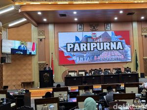 Legislator Makassar Soroti Banjir-Tunggakan Iuran KIS Saat Paripurna RPJMD Legislator Makassar Soroti Banjir-Tunggakan Iuran KIS Saat Paripurna RPJMD