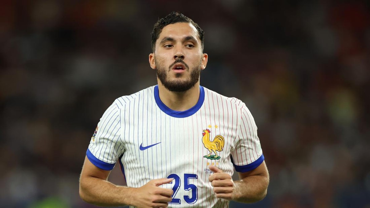 Rayan Cherki resmi gabung Manchester City. (Foto: Alex Grimm/Getty Images)
