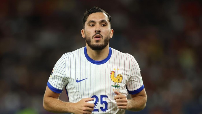rayan cherki timnas prancis uefa nations league manchester city man city STUTTGART, GERMANY - JUNE 05: Rayan Cherki of France reacts during the UEFA Nations League 2025 semifinal match between Spain and France at Stuttgart Arena on June 05, 2025 in Stuttgart, Germany. (Photo by Alex Grimm/Getty Images)