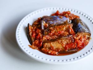 Resep Terong Balado yang Pedas Manis Buat Lauk Makan Siang Resep Terong Balado yang Pedas Manis Buat Lauk Makan Siang