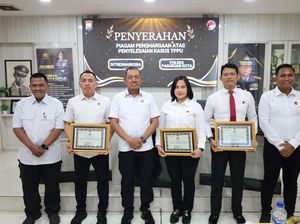 Polda Jatim Ganjar Satresnarkoba Polres Pasuruan Kota 2 Penghargaan Polda Jatim Ganjar Satresnarkoba Polres Pasuruan Kota 2 Penghargaan
