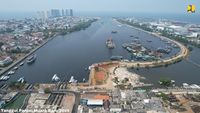 Penampakan dari Udara Proyek Tanggul Cegah Pesisir Jakarta Amblas