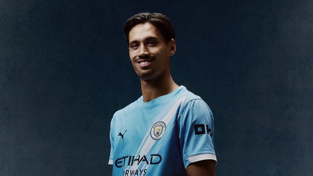 Gosip Terkini Selebriti Insertlive : Sosok Tijjani Reijnders, Pria Keturunan Indonesia yang Gabung Manchester City