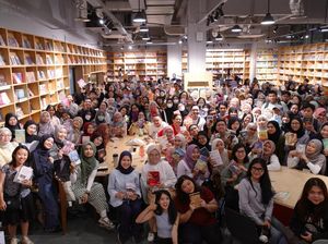 320 Orang Membaca Senyap di Gramedia Jalma Blok M 320 Orang Membaca Senyap di Gramedia Jalma Blok M