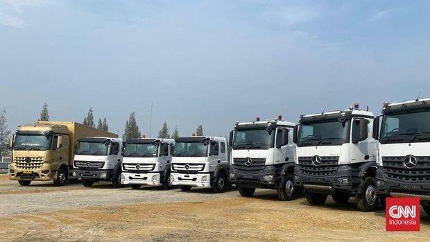 Pabrik truk dan bus Mercedes-Benz di Cikarang, Jawa Barat diresmikan Daimler Commercial Vehicles Indonesia (DCVI) bersama Daimler Commercial Vehicle Manufacturing Indonesia (DCVMI) pada Selasa (10/6/2025). Pabrik ini merupakan relokasi dari Wanaherang, Jawa Barat.