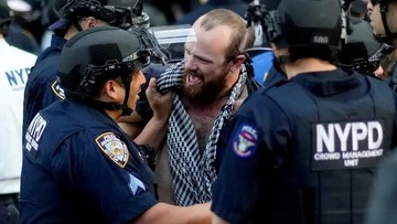 Giliran Warga New York Ramai-ramai Protes Kebijakan Imigrasi Trump