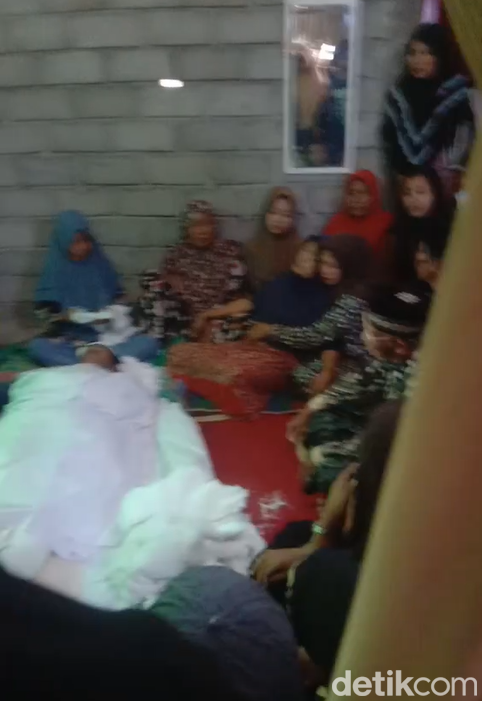 Viral wanita di Dompu menikah dengan mayat. (Tangkapan layar di Facebook)