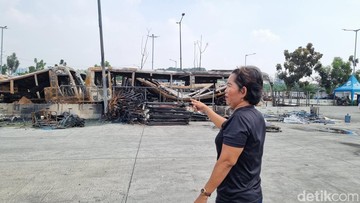 Cerita Kepanikan Warga Saat Bus Bekas TransJ Terbakar di Terminal Rawa Buaya