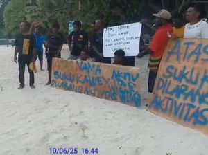 Saat Pulau Wayag Dipalang Warga Lokal Raja Ampat Saat Pulau Wayag Dipalang Warga Lokal Raja Ampat