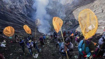 Yadnya Kasada, Ritual Sakral di Kaldera Bromo