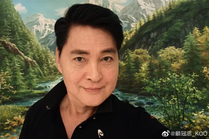 Tak Gengsi, Aktor Hong Kong Kini Jualan Ceker Ayam