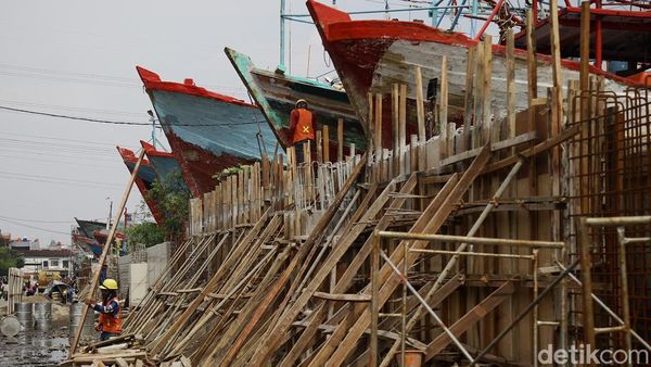 Tembok 3,6 Meter Dibangun di Pluit demi Cegah Banjir Rob
