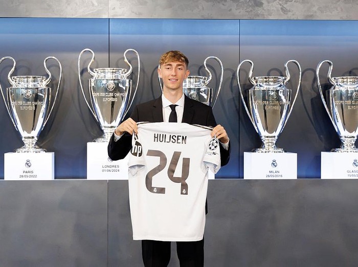MADRID, SPAIN - JUNE 10: Dean Huijsen, new player of Real Madrid poses at Valdebebas training ground on June 10, 2025 in Madrid, Spain. (Photo by Helios de la Rubia/Real Madrid via Getty Images)