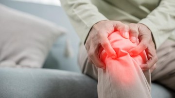 Dokter Ungkap Penyebab Nyeri Lutut Akibat Duduk Terlalu Lama