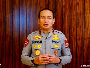 Kapolda Riau: Tradisi Bakar Tongkang Simbol Harmonisasi dan Persaudaraan Kapolda Riau: Tradisi Bakar Tongkang Simbol Harmonisasi dan Persaudaraan