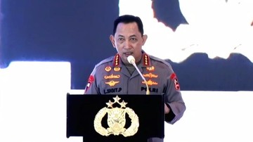 Kapolri Hadiri Puncak Bakti Kesehatan di Bekasi, Bagikan 5 Ribu Paket Imunitas