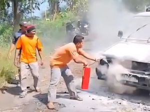 Pikap Terbakar di Saptosari Gunungkidul Usai Antar Material Pikap Terbakar di Saptosari Gunungkidul Usai Antar Material