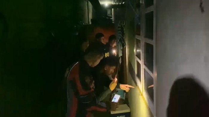 Seorang perempuan berinisial AR (28) di Kendari, Sulawesi Tenggara (Sultra), mengaku disekap dan mobilnya dicuri oleh orang tidak dipahami  (OTK).