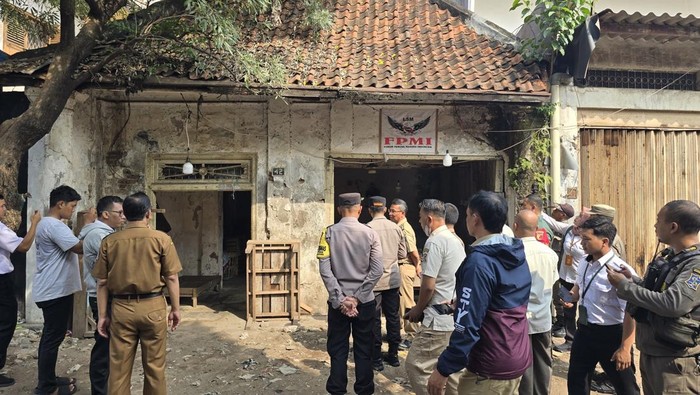 Lokasi premanisme berkedok LSM di Surabaya. Lokasi premanisme berkedok LSM di Surabaya. preman ormas