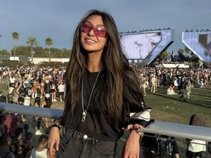 Hidup Wanita Miliuner Ini Masih Sederhana dan Cari Gratisan Hidup Wanita Miliuner Ini Masih Sederhana dan Cari Gratisan