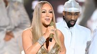 Foto: Mariah Carey Pamer Penampilan Baru di Panggung, Dipuji Makin Langsing