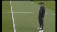 Meme ekspresi Klopp melihat Liverpool kini sedemikian royal belanja pemain, sangat kontras denga eranya dulu. Foto: dok. Internet/X (Twitter)
