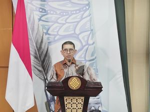 Video: Respons Menbud Fadli Zon soal Pembajakan Karya Sastra Video: Respons Menbud Fadli Zon soal Pembajakan Karya Sastra