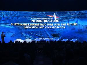 Menlu: Infrastruktur Harus Seimbang dengan Pelestarian Lingkungan Menlu: Infrastruktur Harus Seimbang dengan Pelestarian Lingkungan