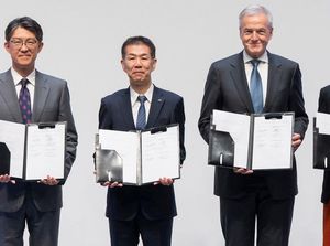 Mitsubishi Fuso dan Hino Merger! Mitsubishi Fuso dan Hino Merger!