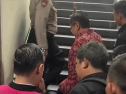 Hasto dan Tom Lembong Sempat Papasan di Pengadilan Tipikor, Begini Momennya